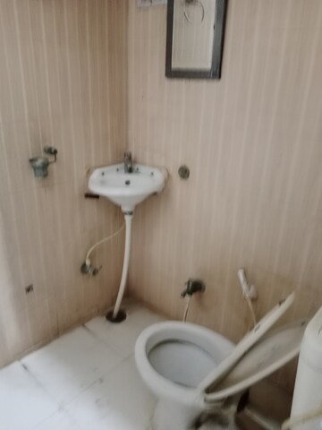 Bathroom in 1.5 BHK Builder Floor at Sector 12 – for Rent