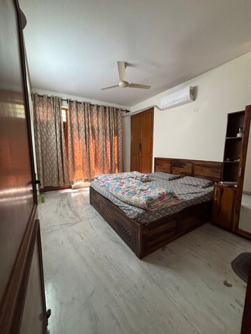 Bedroom in 2 BHK Apartment at Ansal Sushant Apartments, Sushant Lok I – for Rent
