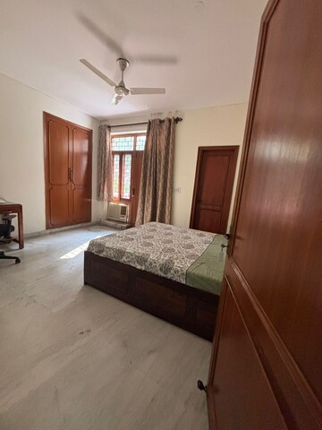 Bedroom in 2 BHK Apartment at Ansal Sushant Apartments, Sushant Lok I – for Rent