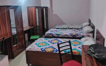 Pg For Rent in Sector 44