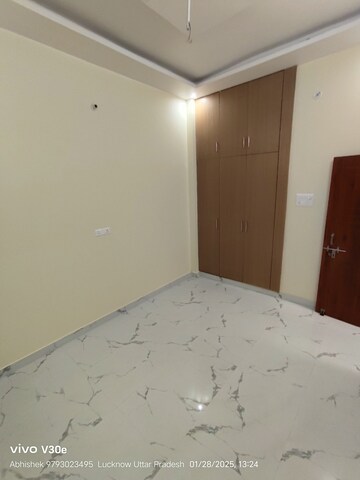 Room in 2 BHK Independent House at Jankipuram Extension – for Sale