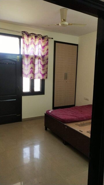 Room in 3 BHK Apartment at Viman Cooperative Housing Society, Sector 9a – for Sale