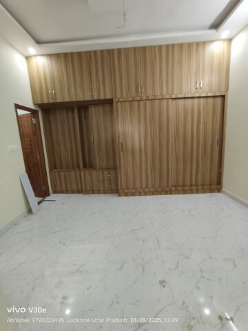Master Bedroom in 2 BHK Independent House at Jankipuram Extension – for Sale