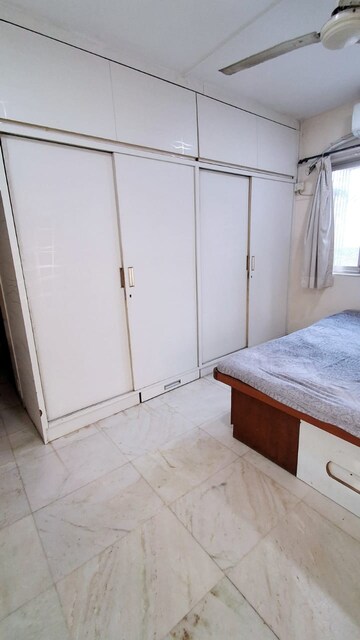 Bedroom in 1 BHK Apartment at Dadar West – for Rent