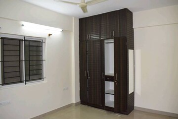 Room in 2 BHK Apartment at Uniidus Acropolis, Mahadevpura – for Rent