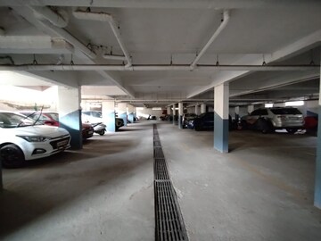Parking in 2 BHK Apartment at Uniidus Acropolis, Mahadevpura – for Rent