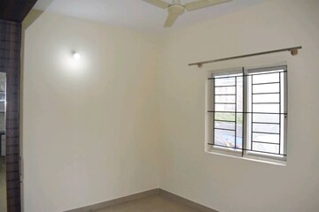 Room in 2 BHK Apartment at Uniidus Acropolis, Mahadevpura – for Rent