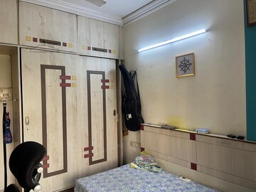 Room in 2 BHK Apartment at Sector 16 Sanpada – for Sale