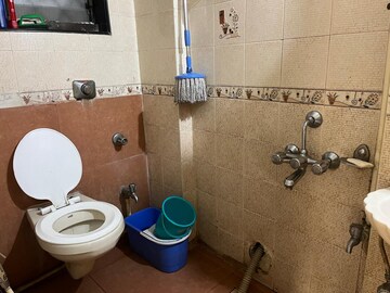 Bathroom in 2 BHK Apartment at Sector 16 Sanpada – for Sale