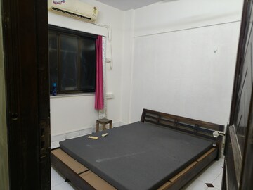 Bedroom in 2 BHK Apartment at Ekdant society, Prabhadevi – for Rent
