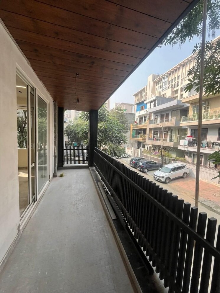 Balcony, ss-mayfield-gardens 4 Bedroom 2700 Sq.Ft. Builder Floor In Sector 51 Gurgaon 8128906