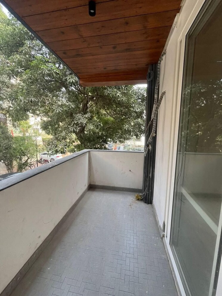 Balcony, ss-mayfield-gardens 4 Bedroom 2700 Sq.Ft. Builder Floor In Sector 51 Gurgaon 8128906