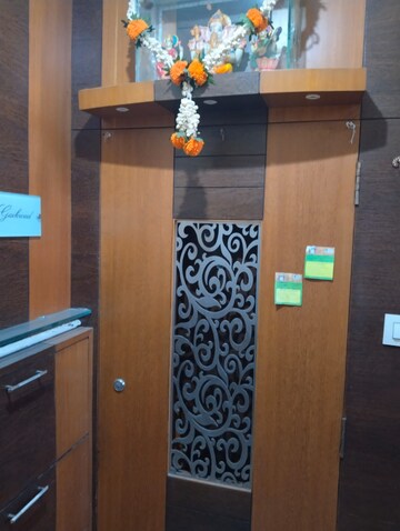 Furnished Amenities in 2 BHK Apartment at Vashi – for Rent
