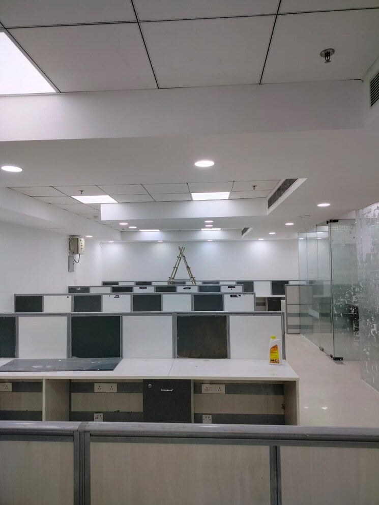 Team Area, hazratganj Commercial Shop 300 Sq.Ft. In Hazratganj Lucknow 8128957