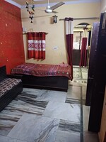 2 BHK + Pooja Room,Servant Room,Extra Room 50 Sq.Yd. Apartment in Block  A6 Paschim Vihar 