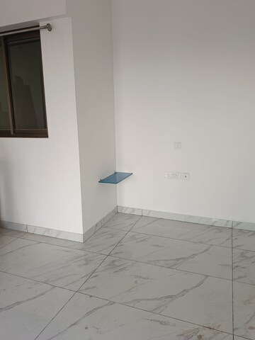 Room in 2 BHK Apartment at Raymond Ten X Era, Pokhran Road No 1 – for Rent
