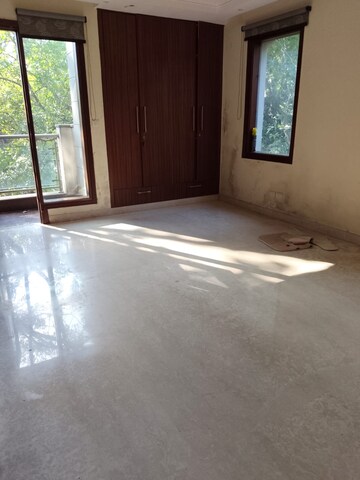 Room in 4 BHK Builder Floor at Greater Kailash ii – for Rent