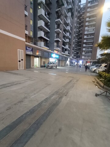Parking in 3 BHK Apartment at Saviour Park, Mohan Nagar – for Rent