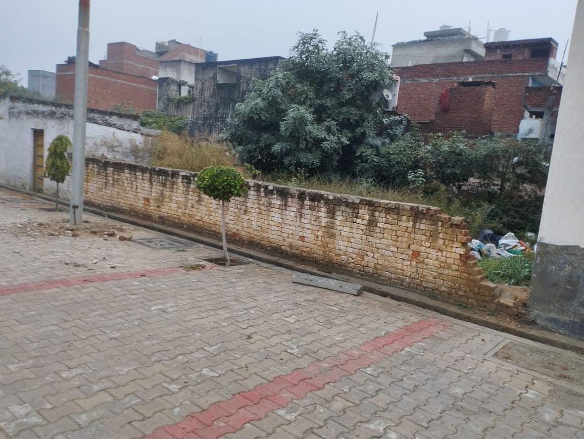 Plot For Sale in Radisson Hotel Jewar Road