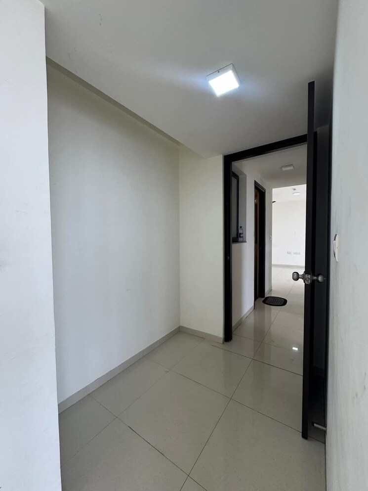 Room, lodha-splendora-phase-ii 2 Bedroom 680 Sq.Ft. Apartment In Ghodbunder Road Thane 8129172