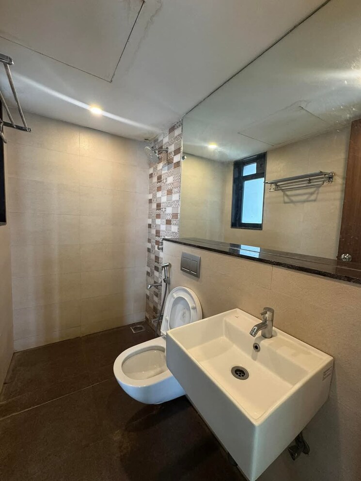 Bathroom, lodha-splendora-phase-ii 2 Bedroom 680 Sq.Ft. Apartment In Ghodbunder Road Thane 8129172