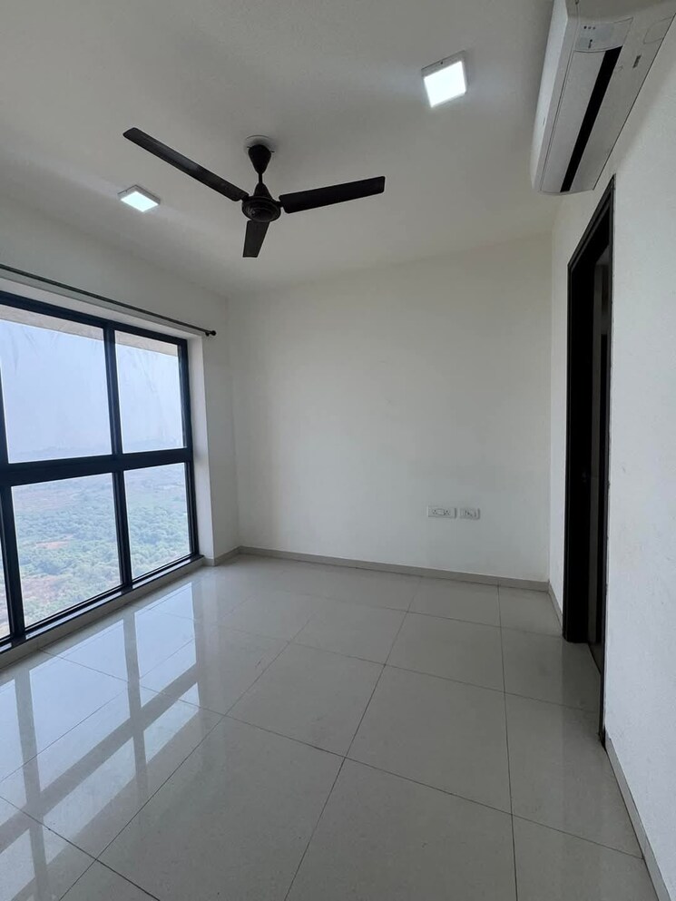 Room, lodha-splendora-phase-ii 2 Bedroom 680 Sq.Ft. Apartment In Ghodbunder Road Thane 8129172