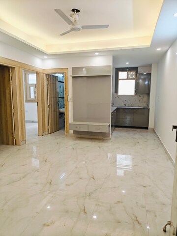 Room in 2 BHK Apartment at Ignou Road – for Rent