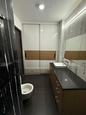 Kitchen in 3.5 BHK Builder Floor at RWA Residential Society Sector 46, Sector 46 – for Rent