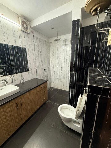 Balcony in 3.5 BHK Builder Floor at RWA Residential Society Sector 46, Sector 46 – for Rent