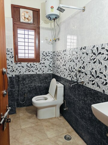 Bathroom in 1 BHK Apartment at Ignou Road – for Rent