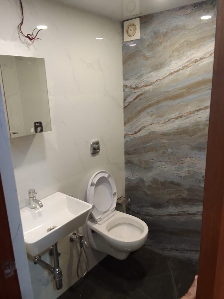 Bathroom, andheri west 2 Bedroom 1015 Sq.Ft. Apartment In Andheri West Mumbai 8129301