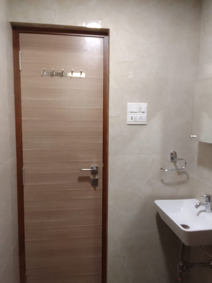Bathroom, andheri west 2 Bedroom 1015 Sq.Ft. Apartment In Andheri West Mumbai 8129301