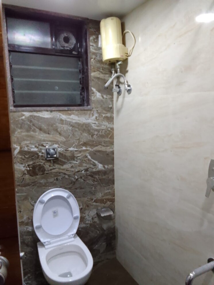 Bathroom, andheri west 2 Bedroom 1015 Sq.Ft. Apartment In Andheri West Mumbai 8129301