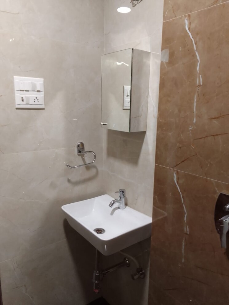 Bathroom, andheri west 2 Bedroom 1015 Sq.Ft. Apartment In Andheri West Mumbai 8129301
