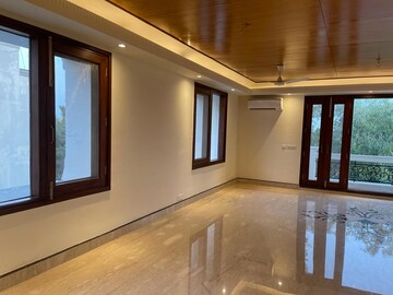Room in 4 BHK Builder Floor at Vasant Vihar – for Rent