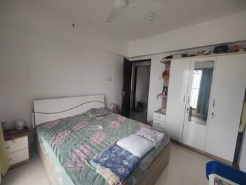 Bedroom in 2 BHK Apartment at Shreedham Splendour, Andheri West – for Rent