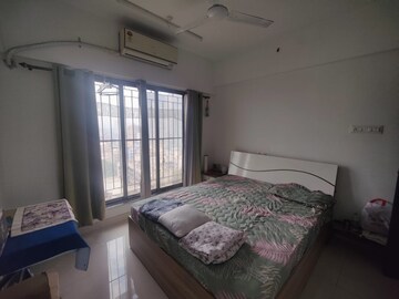Bedroom in 2 BHK Apartment at Shreedham Splendour, Andheri West – for Rent