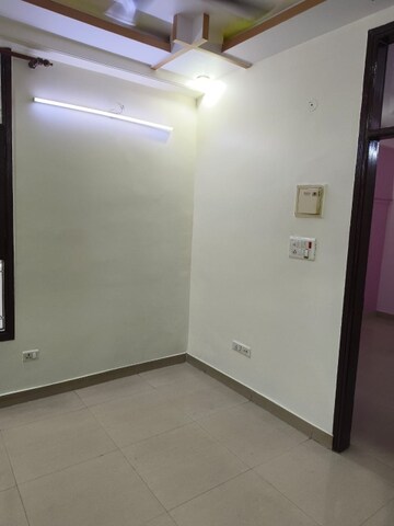 Room in 2 BHK Builder Floor at Divyansh Onyx Phase 2, Gyan Khand – for Sale