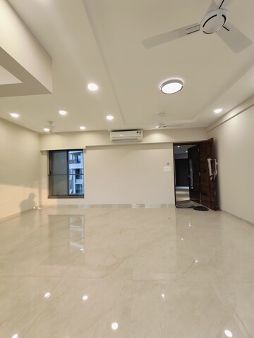 Room in 2.5 BHK Apartment at Chembur – for Rent