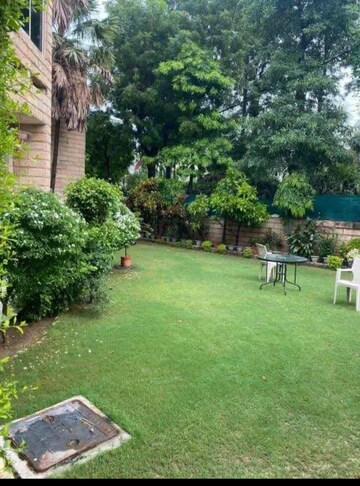 4 BHK Penthouse – Garden View at Saket - for Rent
