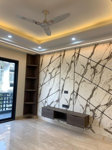 Furnished Amenities in 4 BHK Builder Floor at M3M Atrium, Sector 57 – for Sale