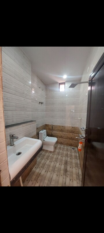 Bathroom in 1 BHK Apartment at Sarita Vihar – for Rent