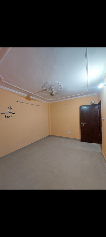 Room in 1 BHK Apartment at Sarita Vihar – for Rent