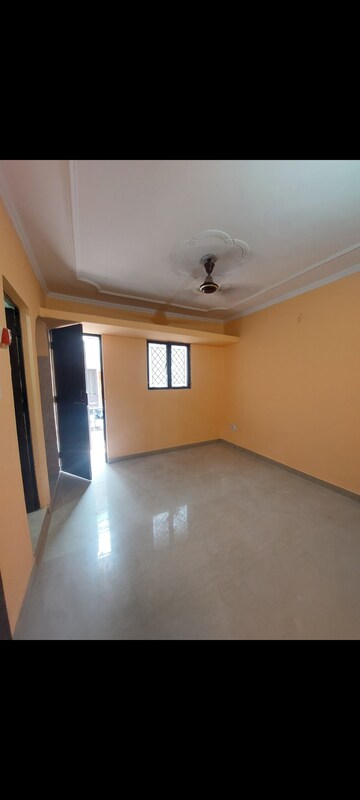 Room in 1 BHK Apartment at Sarita Vihar – for Rent
