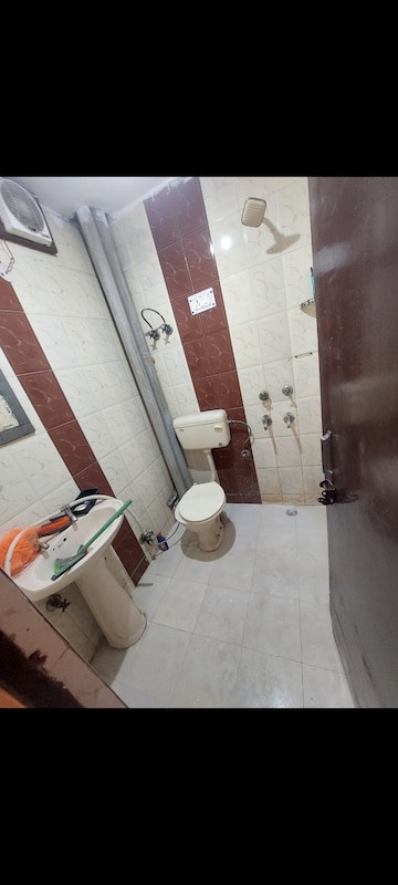 Bathroom in 1 BHK Apartment at Sarita Vihar – for Rent