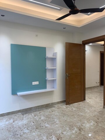 Room in 3 BHK Builder Floor at M3M Atrium, Sector 57 – for Sale