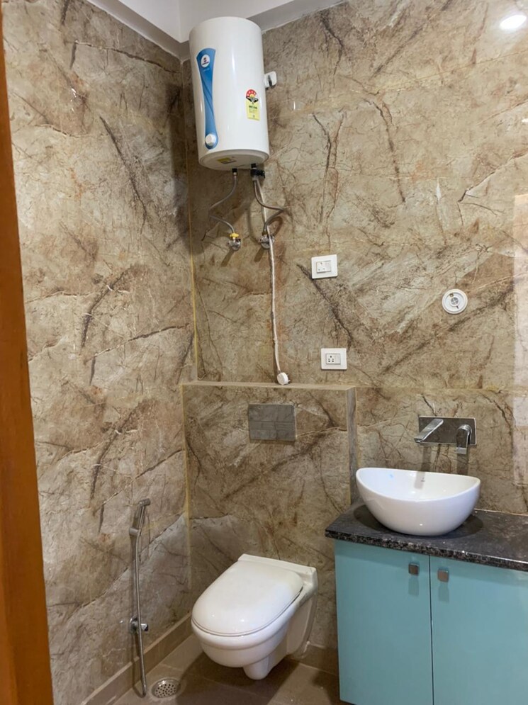 Bathroom, m3m-atrium 3 Bedroom 1400 Sq.Ft. Builder Floor In Sector 57 Gurgaon 8129384