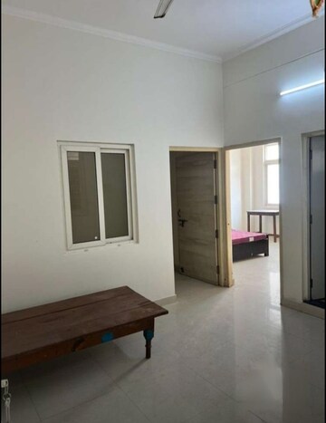 Room in 1.5 BHK Apartment at Gomti Nagar – for Rent