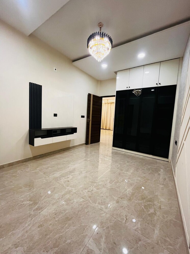 Room, sector 124 4 Bedroom 112 Sq.Yd. Independent House In Sector 124 Mohali 8129433