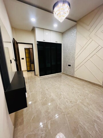 Room in 4 BHK Independent House at Sector 124 – for Sale